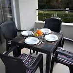 Miocic Apartment *